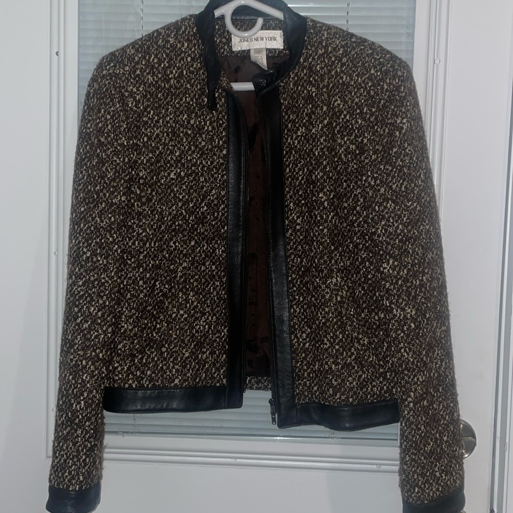 Size 10 brown wool blazer !